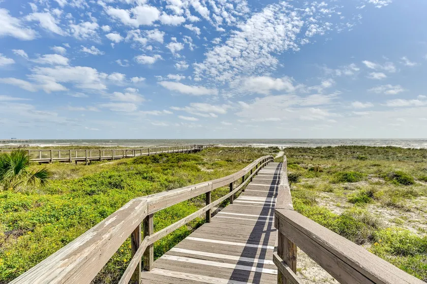Fernandina Beach Paradise: Steps to Shore! - Image 1