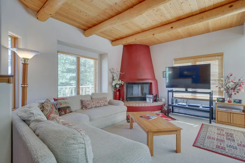 Serene Amalia Cabin w/ Deck & Mountain Views - Image 1