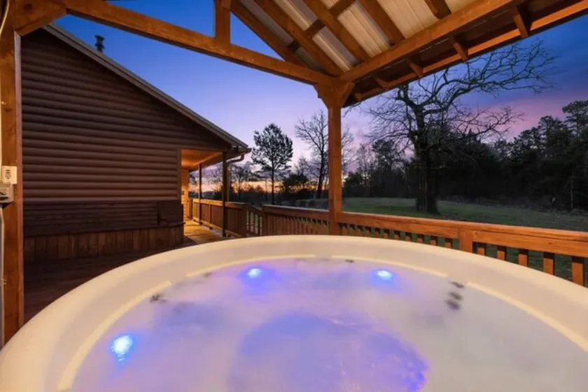 ”Meant 2B” hot tub with beautiful views - Image 1