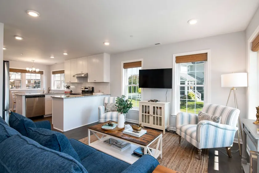 Charming Cottage in Tilghman Island—Walk to Marinas, Dining & Wedding Venues - Image 1