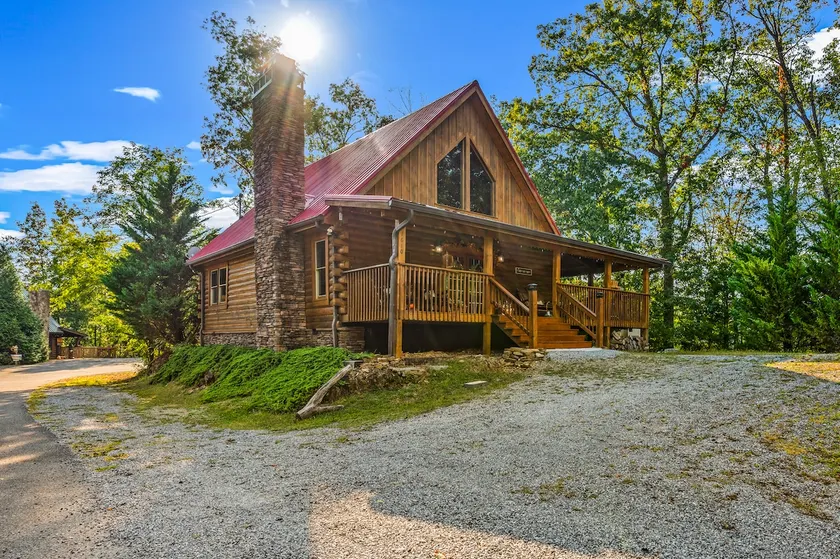 Relaxing 2BR Mountain Getaway! Hot Tub + Wifi - Image 1