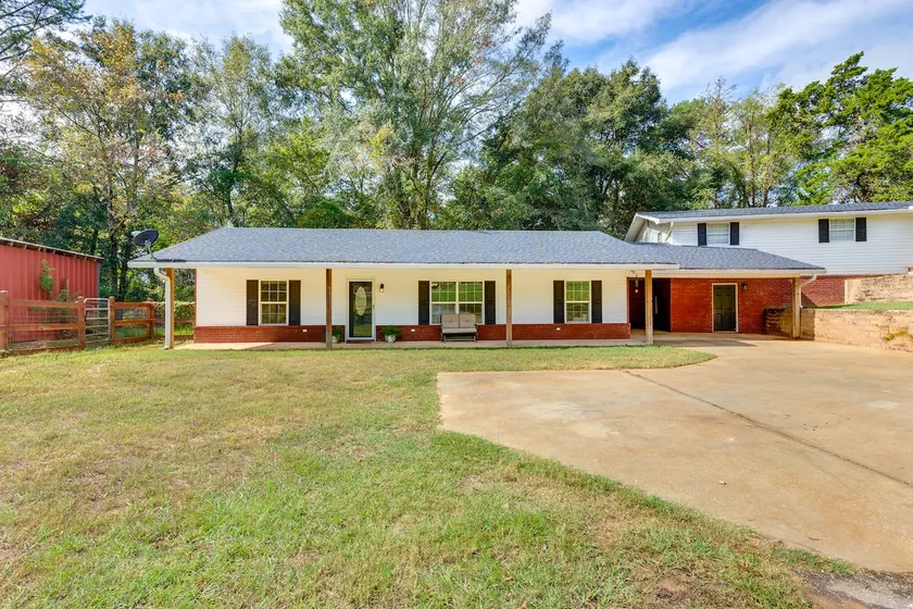 Rural Retreat w/ Covered Porch Near Jackson - Image 1