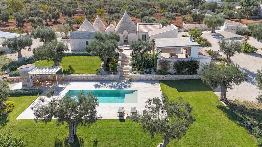 TD Trulli Lorusso Design Luxury Trulli with Pool - Image 1