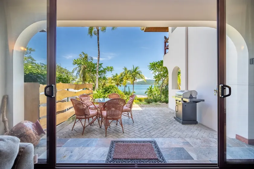 Cultural Charm and Ocean Views in Playa Flamingo - Image 1