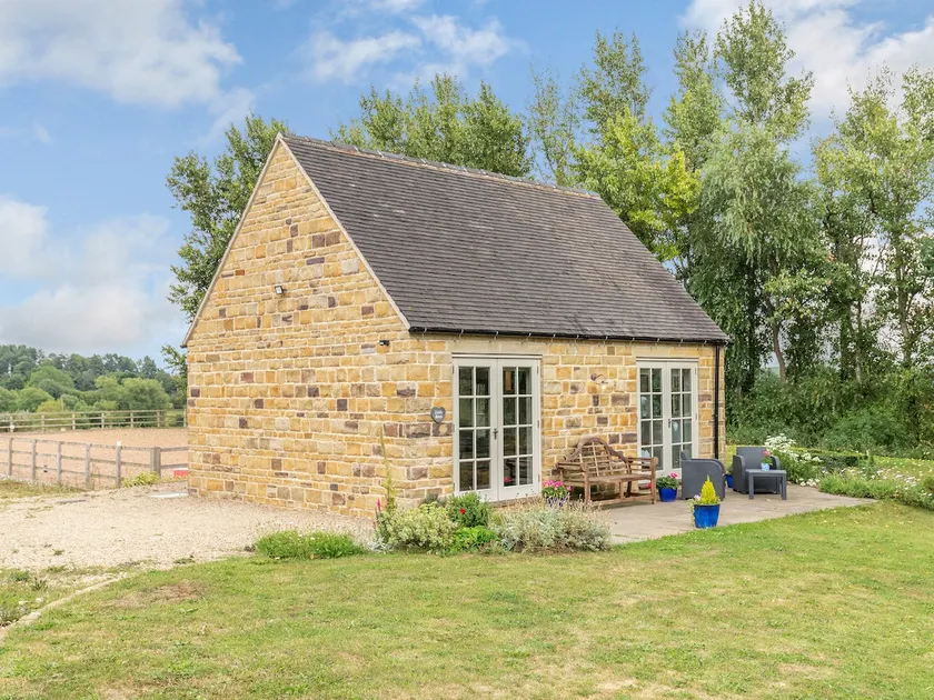 Little Barn - Image 1