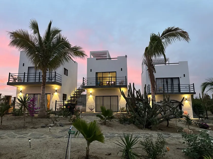 Condo#4-5 Min Walk 2 Beach/Surf-Sleeps4Queen Suite - Image 1
