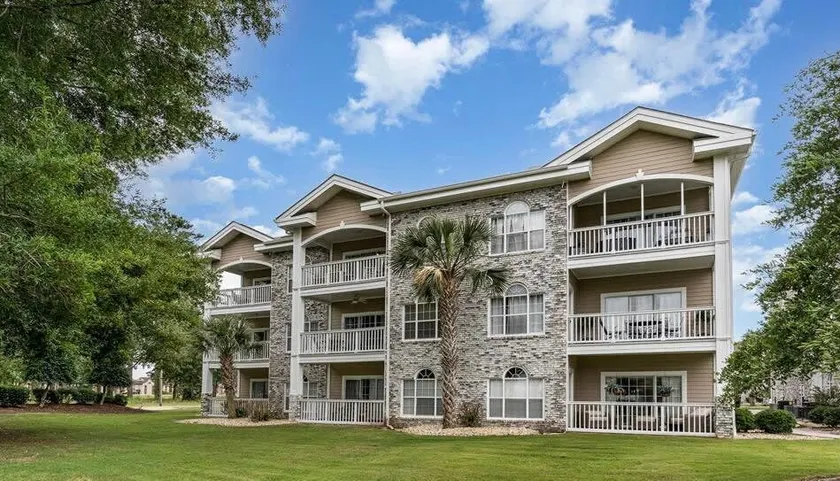 Best Location 1BD condo in the center of MB,pool - Image 1