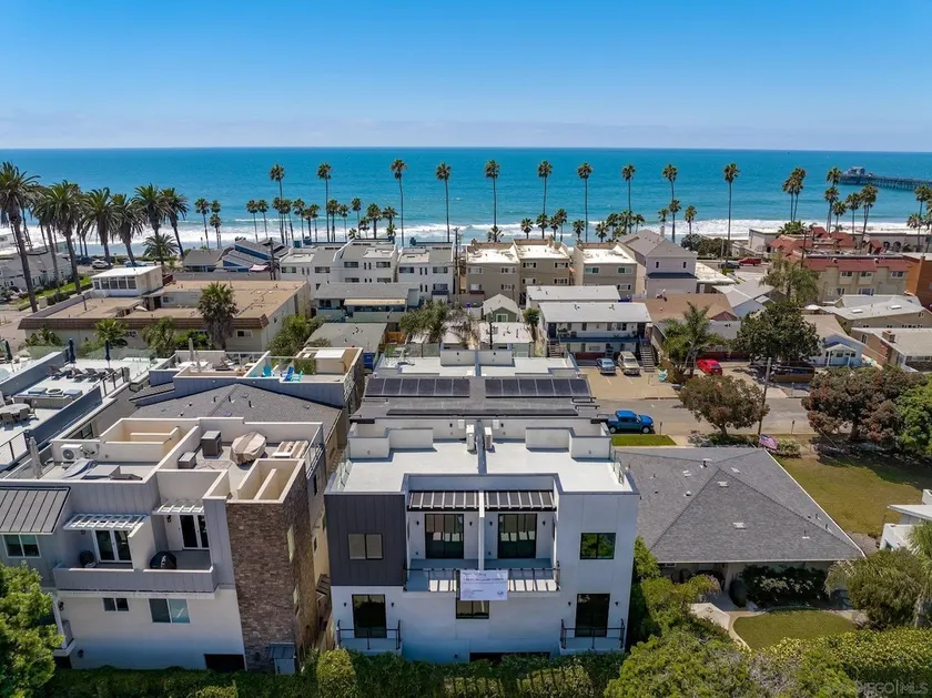 Rooftop Home With Ocean View & Private Parking - Image 1