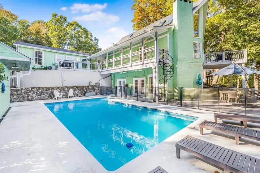 2 Game Rooms, 2 King Suites, Lakeside, Pool - Image 1