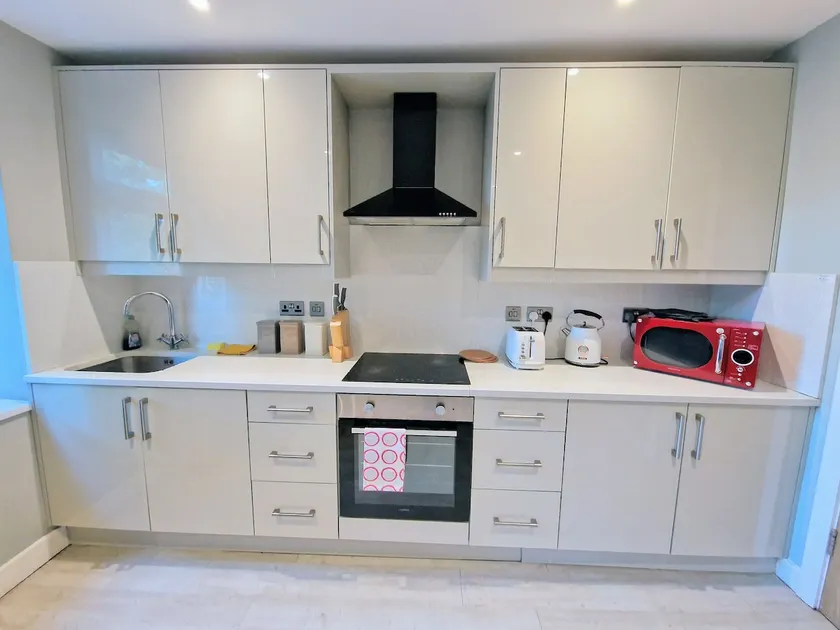3bed Central Reading - 6m walk to Station - Image 1