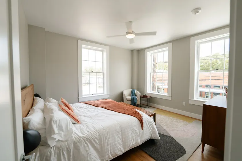 Historic Elegant 2BR Loft near San Marcos/Lockhart - Image 1