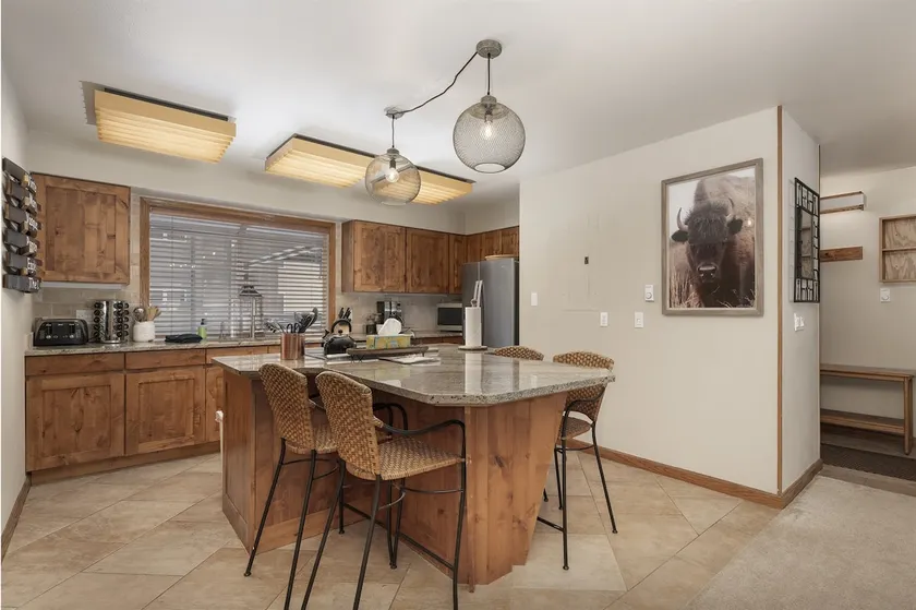 Ski In-Out 2bd/3ba Condo - Sleeps Like a 3 Bedroom - Image 1