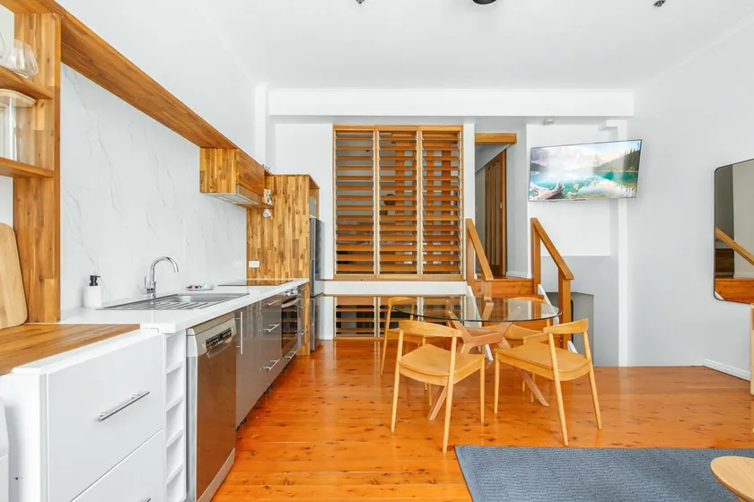 Stylish Inner City 2-Bed Unit by Fig Lane Park - Image 1