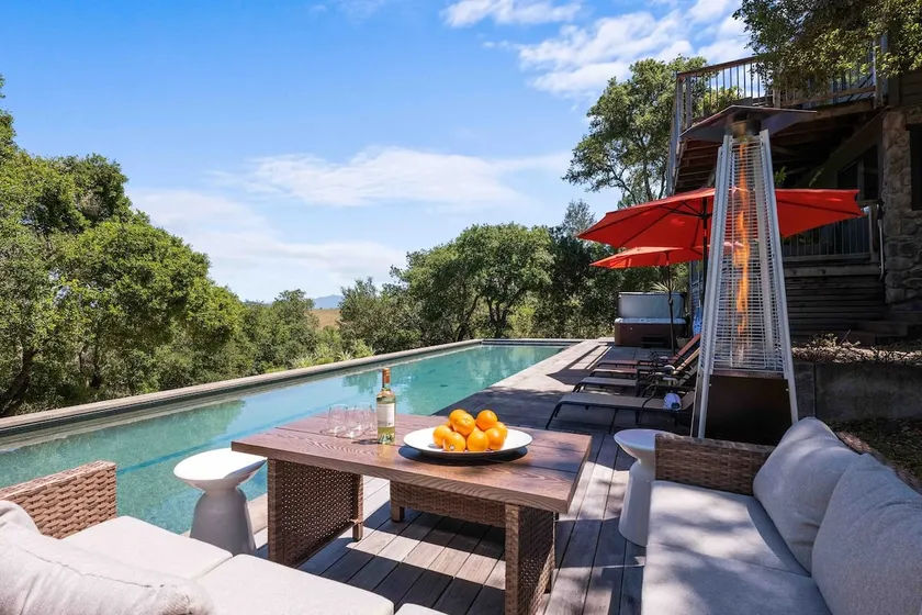 Wine Country Estate: Pool, Spa & Vineyard Views - Image 1