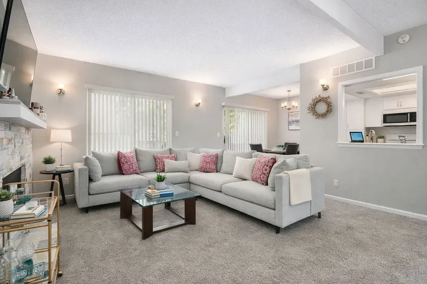 2BR Home_Lenexa_Sleeps 5_Pool_Tennis - Image 1