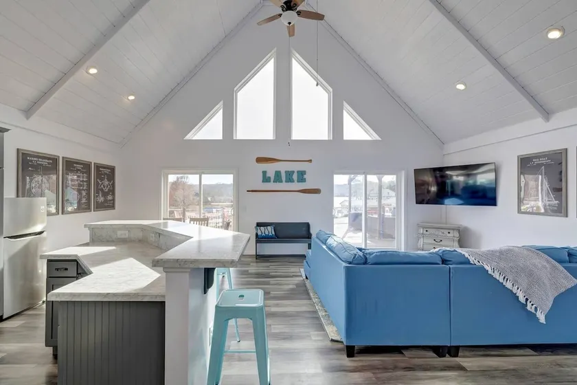 Spectacular & Spacious Lakehouse; Kid Approved! - Image 1