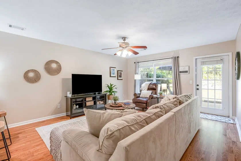 Seasonal Pool Access & Patio: Auburn Getaway! - Image 1