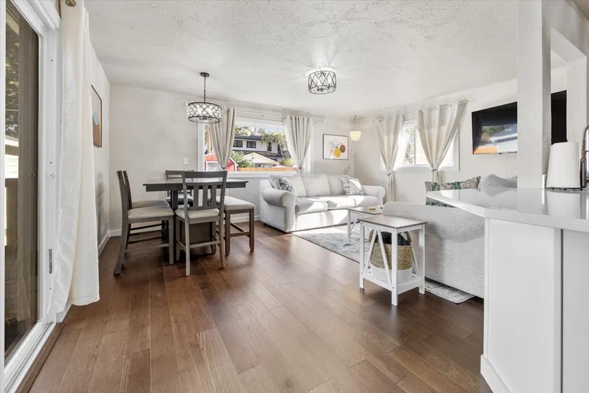 North End Gem w/ Hot Tub, Fast Wifi, GameRoom, Fir - Image 1