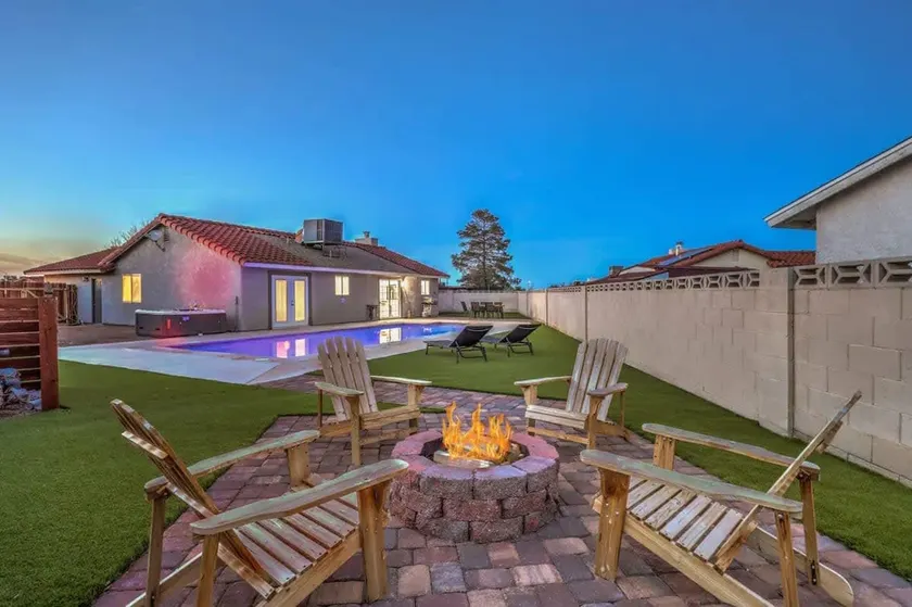 Single-Story 3BR w/ Pool, Hot Tub, Firepit & Grill - Image 1