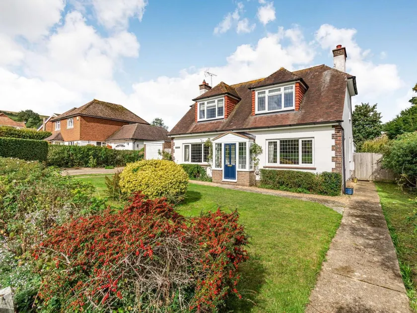 3 Bed in Polegate oc-89657 - Image 1