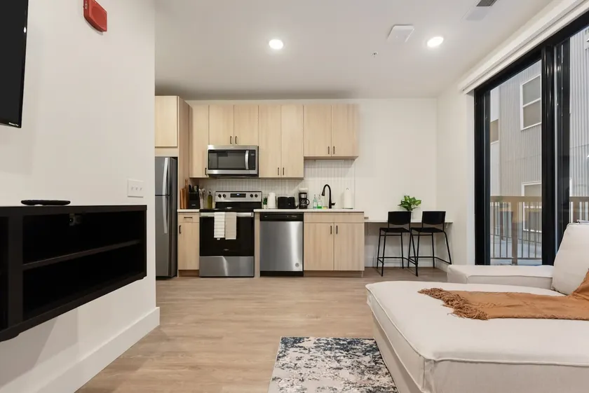 Gym+Hulu+Parking Near Universities |UPMC|Shopping - Image 1