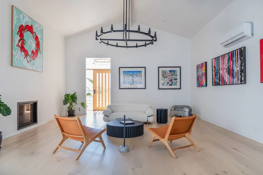 Casa del Candelabra - light filled luxury retreat - Image 1