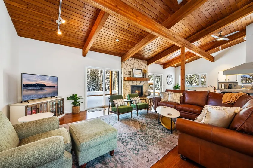 Wooded Retreat on the Outskirts of Fish Creek - Image 1
