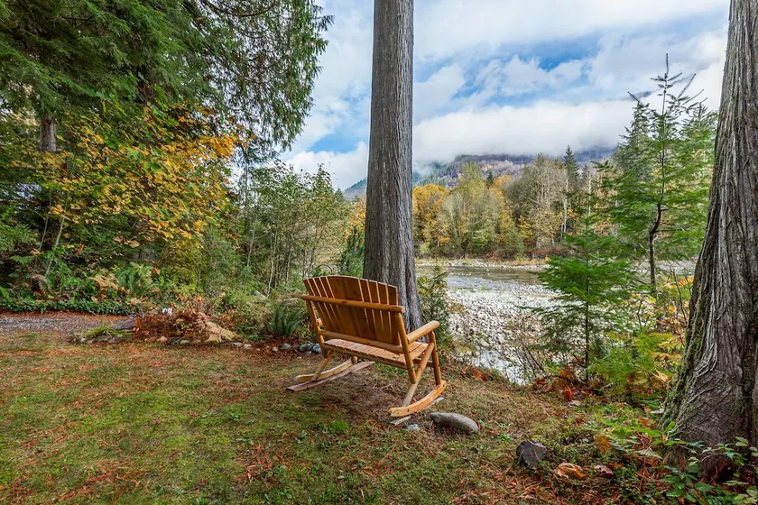 Mountain Memories: peaceful riverfront w/ hot tub - Image 1