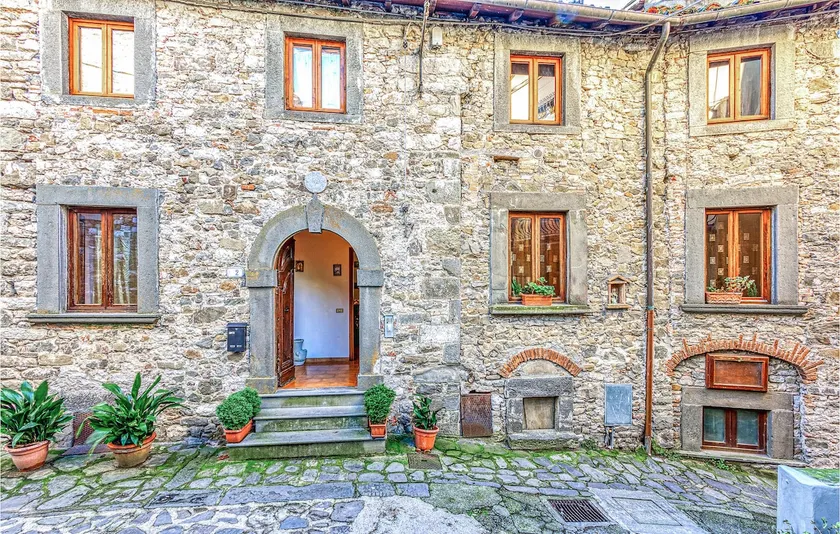 Cozy apartment in Gioviano -LU- - Image 1