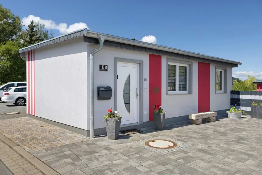 Pension Haus Leni by the Swan Lake - Image 1