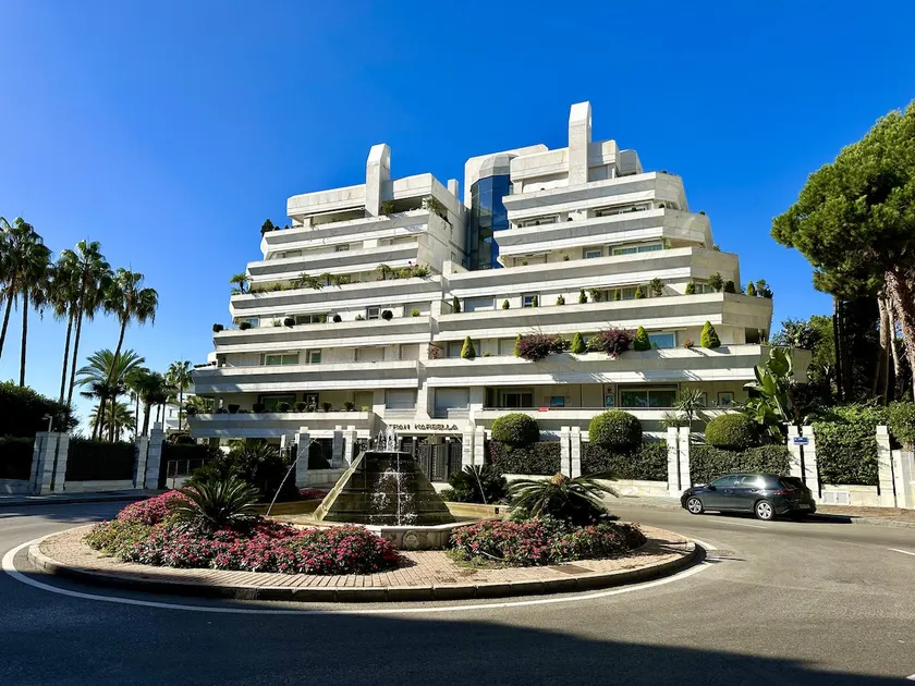 Deluxe Apartment Gran Marbella - Image 1