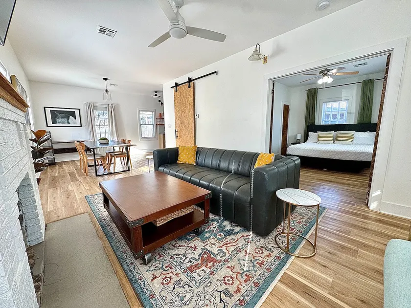 Newly Renovated W/ Large Walk-in Shower + W/D - Image 1