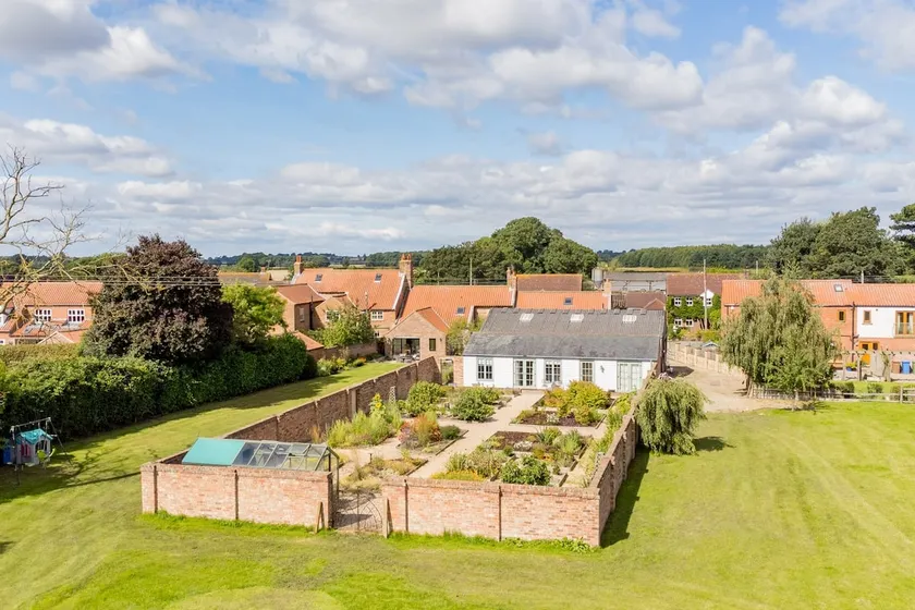 The Garden House in Low Catton - Image 1