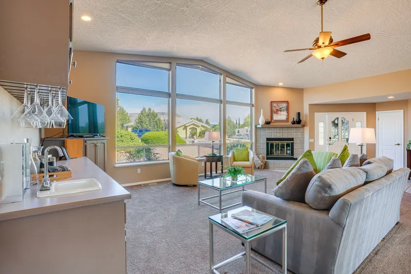 Covered Deck & Red Rock Views: Home in Sedona - Image 1