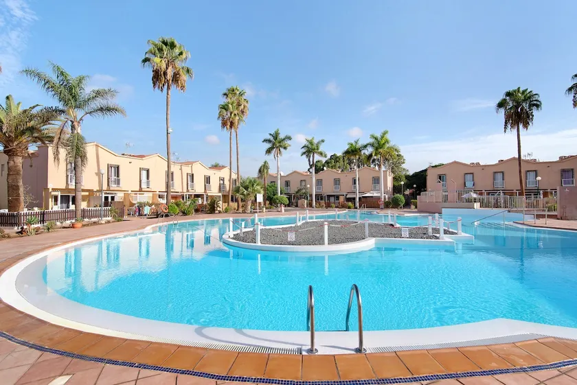 Place Oasis Green Luxury Pool - Image 1