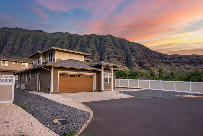 Makaha Villa by Avantstay Mountain + Ocean Views - Image 1