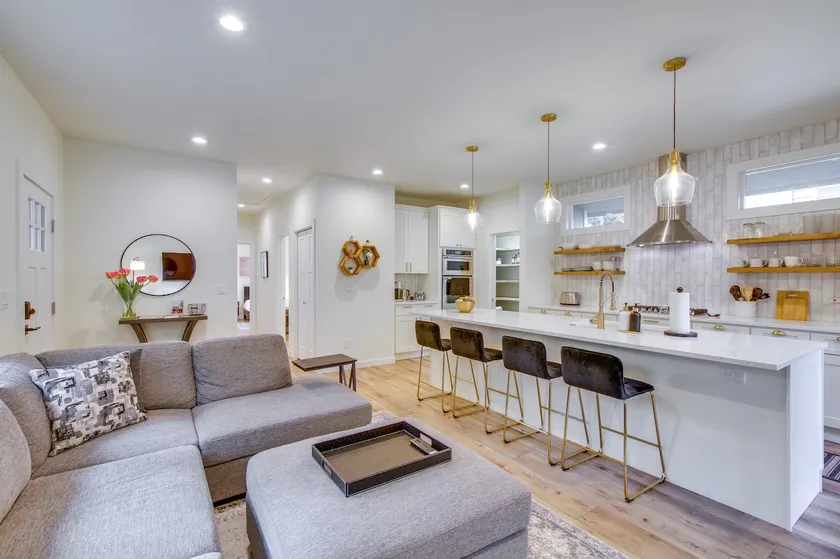 Private Yard & Fire Pit! Modern Kirkland Abode - Image 1