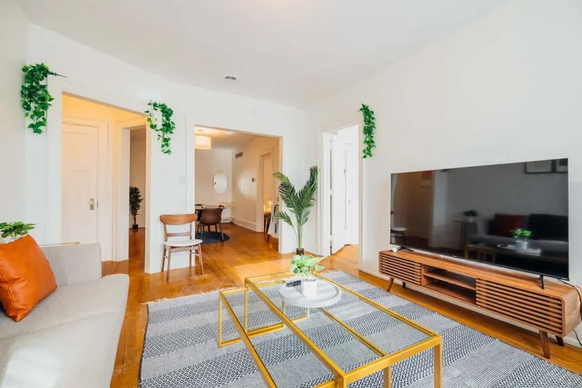 Charming 2/1 Mid-Century Apt - Image 1