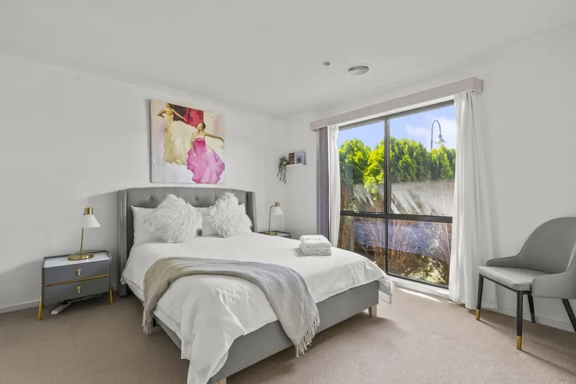 StayAU Cozy Family Home 4BR Berwick - Image 1