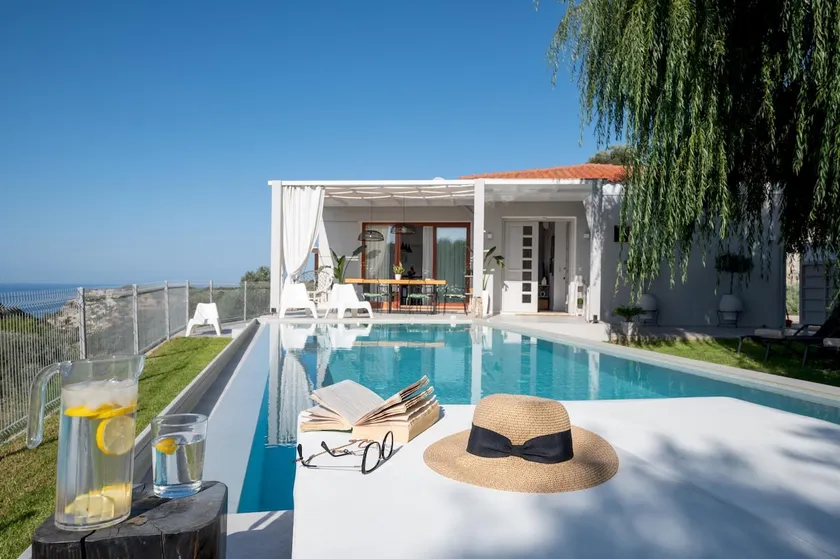 Canyon 1 Elegant villa with private pool - Image 1