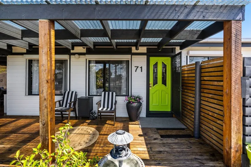 Inverloch' s Lime Green Door - Linen, Wifi, Pet Friendly - Image 1