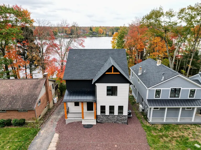 Lakeside Serenity by AvantStay | Lakefront, Modern - Image 1