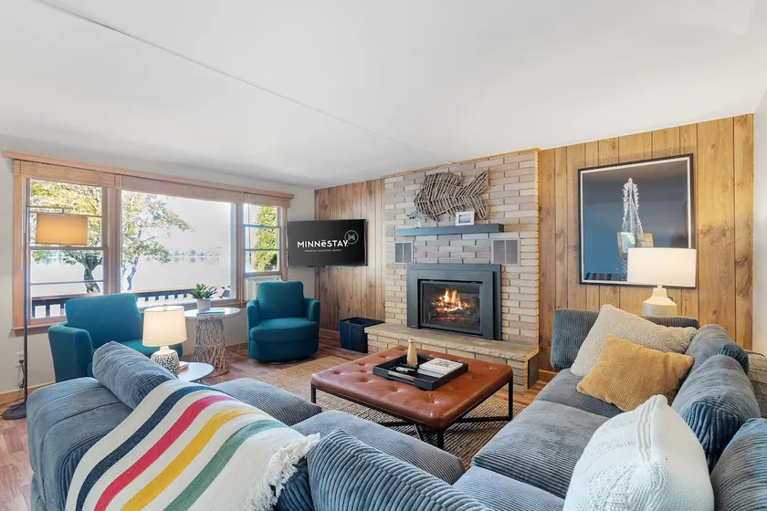 Lakefront | Kayaks | Game room - Image 1
