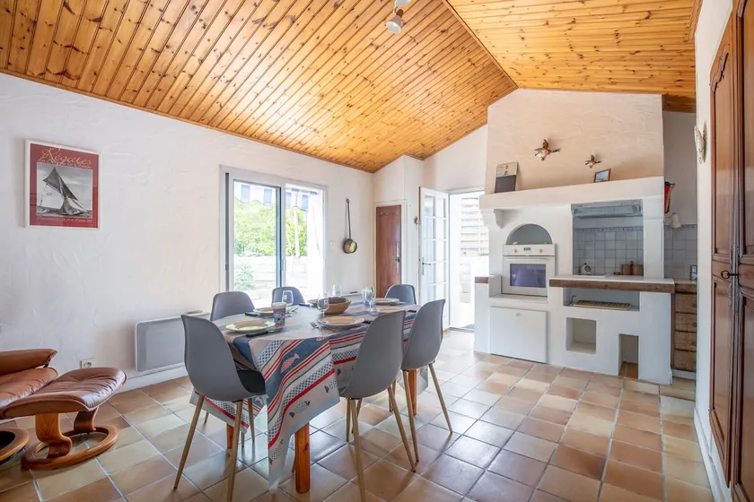 Large house for 6 people - 300m from the beach - Image 1