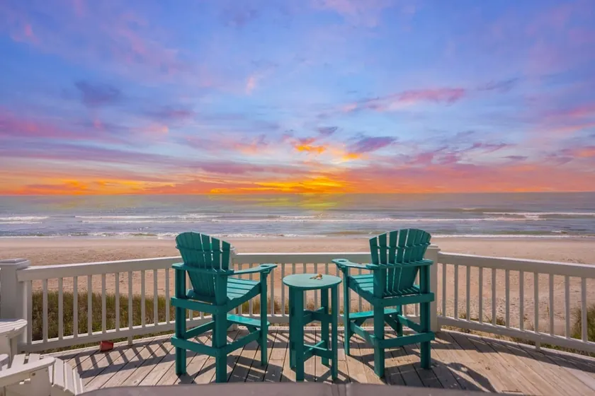 Topsail Treasure's - Oceanfront Luxury Spa Pool - Image 1