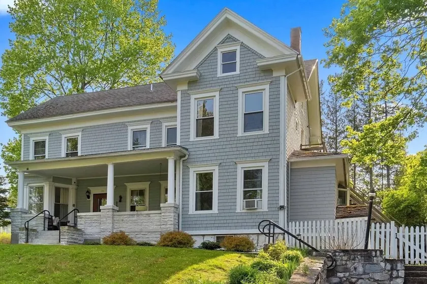 Berkshire House Stay-5bed/5bath-Summer-Fun - Image 1