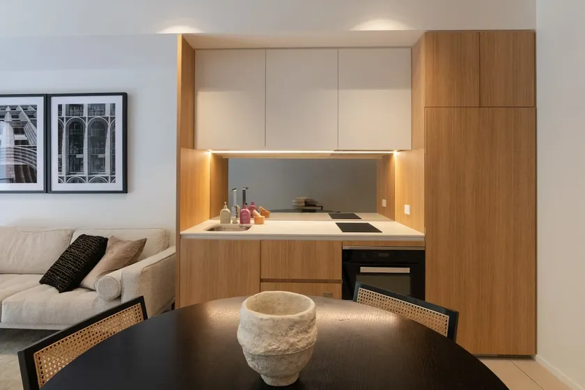 City Living at it's Finest on Clarence - Image 1