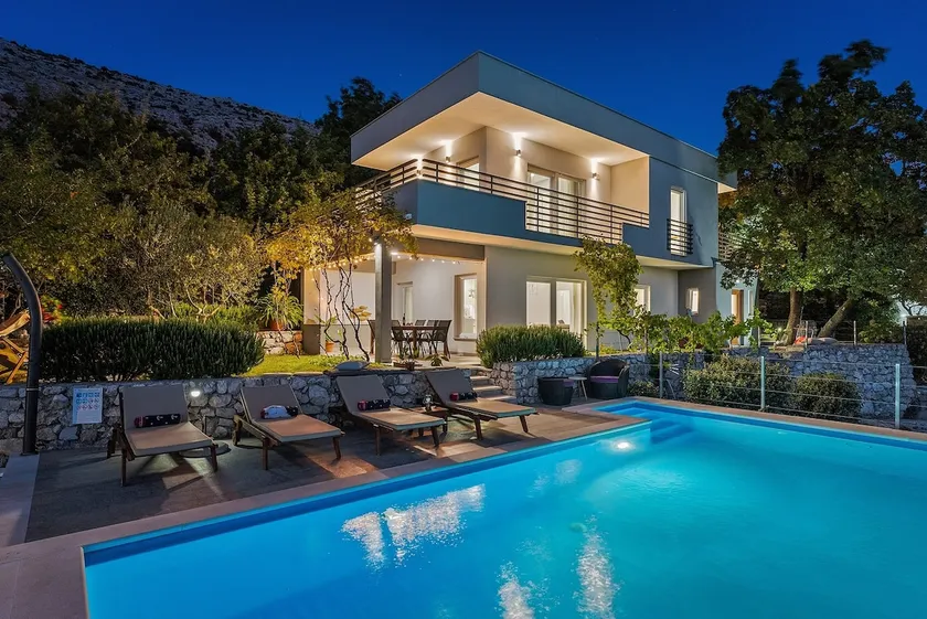 Villa UP with panoramic views of picturesque landscape and sea - Image 1