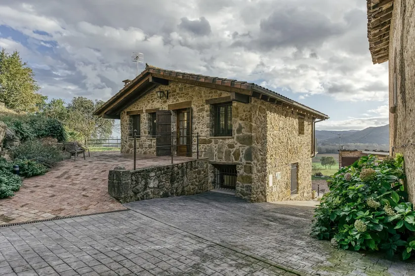 Casa de vacaciones 'La Cabanya De La Rovira - Dalt' con vistas a la montaña, terraza privada y Wi-Fi - Image 1