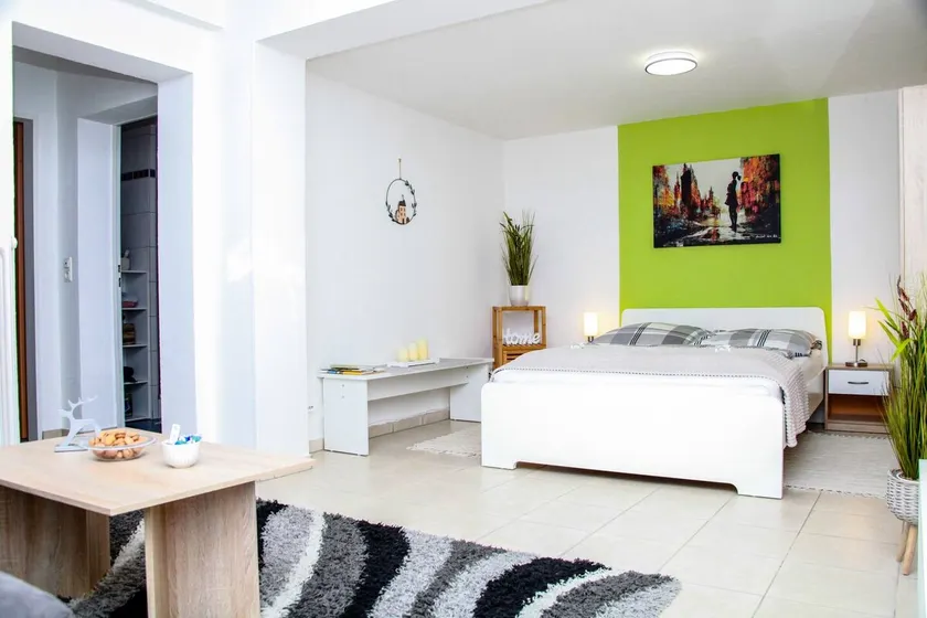 Central, quiet apartment by *individual apartments - Image 1
